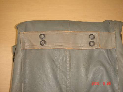 Kriegsmarine leather-jacket. Original or not? Weird details on jacket...