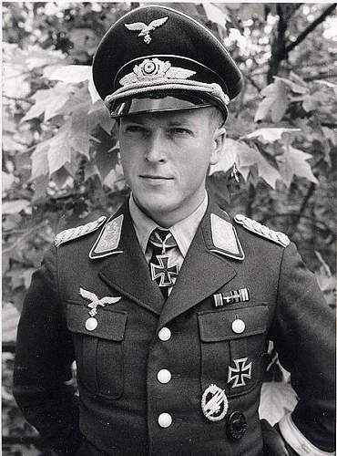 Luftwaffe tunics in period photos