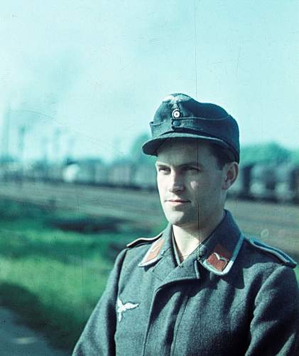 Luftwaffe tunics in period photos