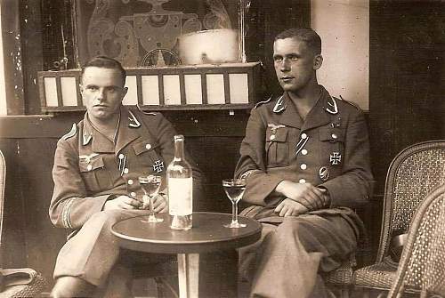 Luftwaffe tunics in period photos