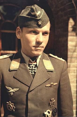 Luftwaffe tunics in period photos