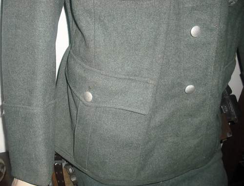 Need help Identifying Officer Tunic Markings