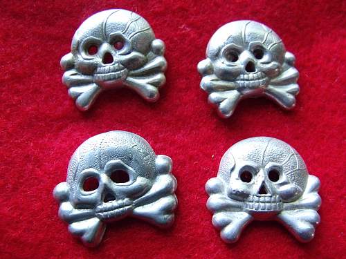 Heer Panzer collar totenkopf insignia