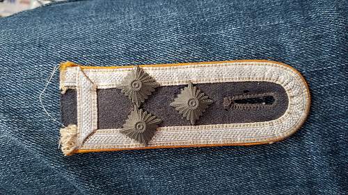 Is this Luftwaffe shoulder board original?