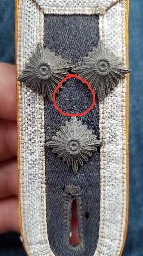 Is this Luftwaffe shoulder board original?