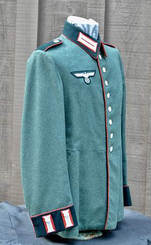 Heer Artillery dress tunic, original?