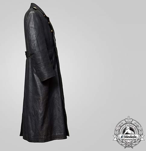 Kriegsmarine Captain Leather Coat/Ledermantel?