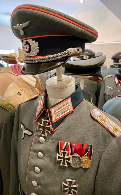 https://www.warrelics.eu/forum/attachments/heer-luftwaffe-kriegsmarine-uniforms-third-reich/1446175d1601479723-ctfs-uniform-collection-img_1229.jpg