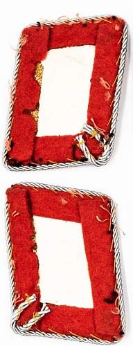 Flak Artillery Oberleutnants collar tabs