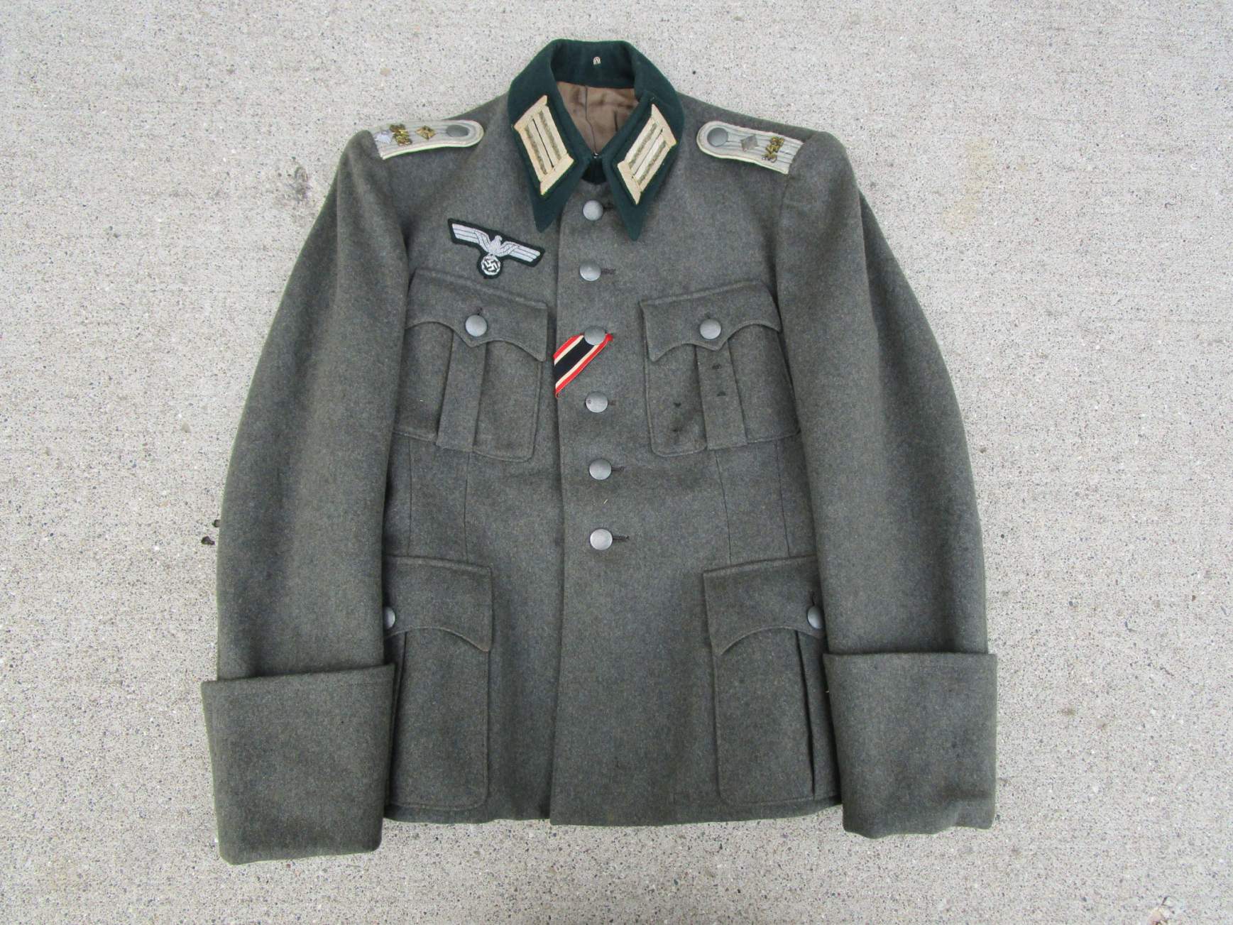 https://www.warrelics.eu/forum/attachments/heer-luftwaffe-kriegsmarine-uniforms-third-reich/1504381d1621163381-uniform-1-m36-officers-tunic-4218l.jpg