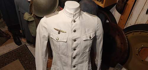 Kriegsmarine summer tunic or early wehrmacht officers tunic?