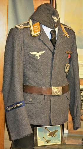 Needed info about Luftwaffe cuff titles