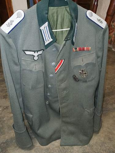 Heer medical officer tunic and visor