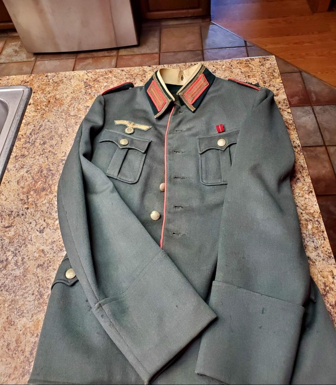 WW2 German, Soviet, Allied militaria, uniforms, awards, weapons history.  War relics forum