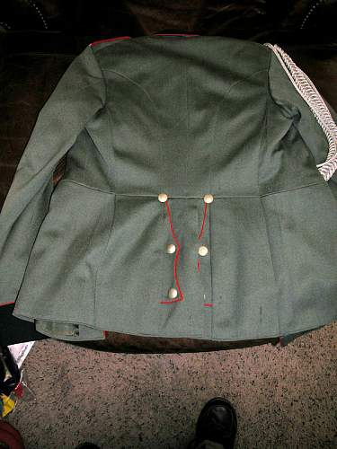 Army Artillery Parade Tunic 2nd Lt. 52st Reg Does this look original, any comments on value?