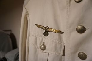 Help needed: Early heer officers summer tunic.