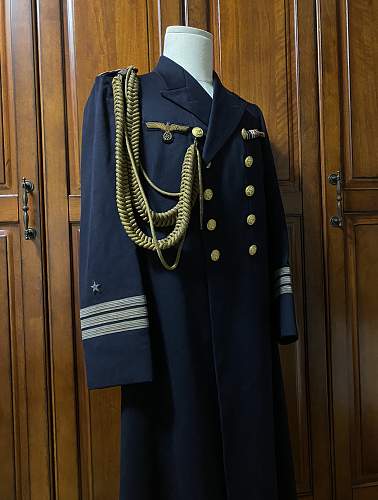 Frockcoat of Kriegsmarine Korvettenkapitän,I want know who is its owner