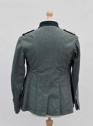 Heer M36 tunic, odd 'Pioniere' shoulder-straps