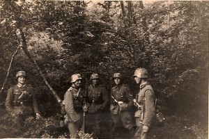 Wehrmacht Infanterie-Regiment 118 Visor Cap &amp; Papers