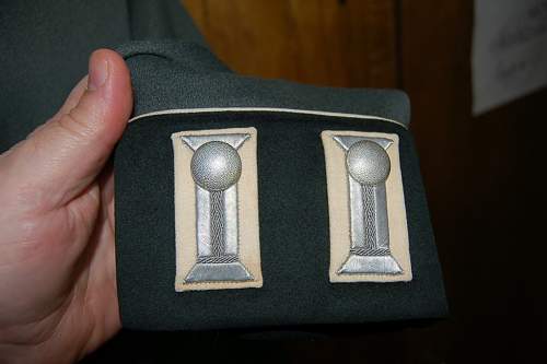 on infantry officer waffenrock tunic. Excellent condition!!!! Real or fake?