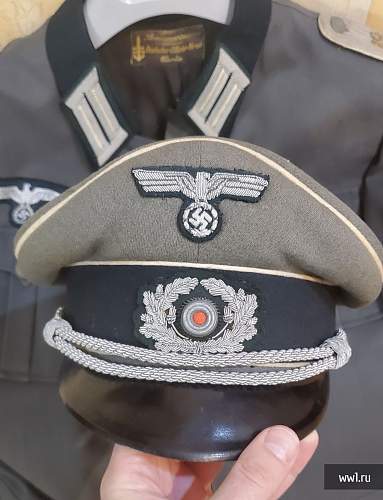 Officer tunic and visor hat