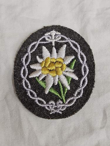 Gebirgsjäger edelweiss badge