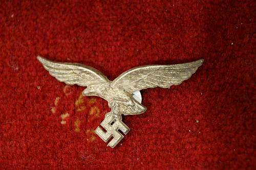 Luftwaffe tropenhelm insignia- genuine?