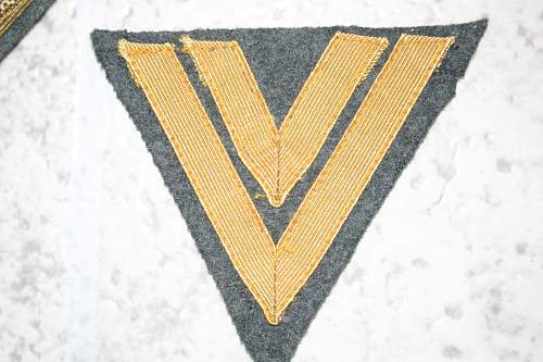 Looking for info/help on German WW2 uniform insignia