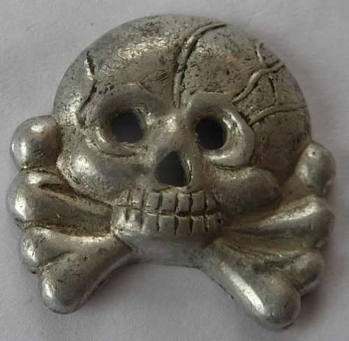 Heer Panzer collar totenkopf insignia