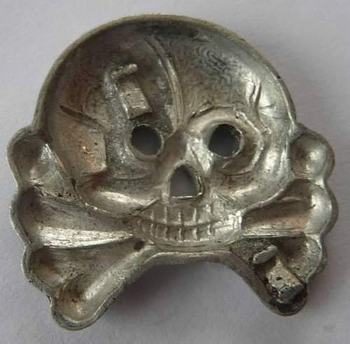 Heer Panzer collar totenkopf insignia