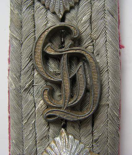 GD Captains shoulder board