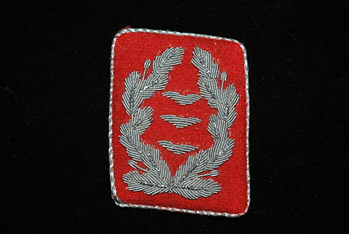 red collar patch..is it reaL!