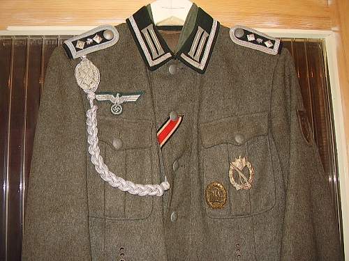 German Heer tunic