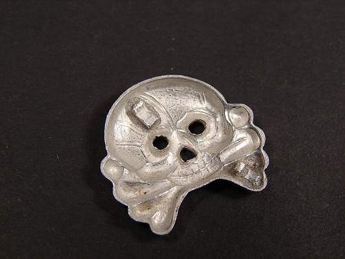 Heer Panzer collar totenkopf insignia