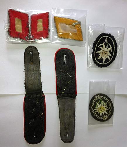 Small Collection of Eagles , shoulder boards and collar patches for assessment please.