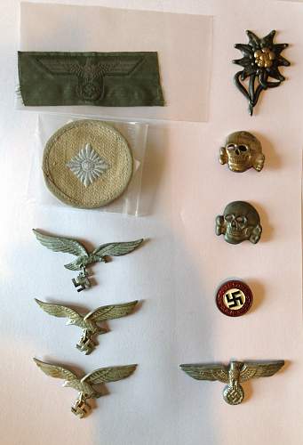 Small Collection of Eagles , shoulder boards and collar patches for assessment please.