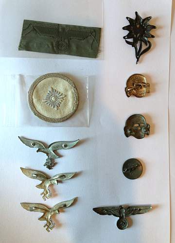 Small Collection of Eagles , shoulder boards and collar patches for assessment please.