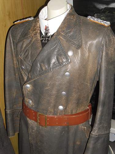 Thanks to all in this forum that gave me a hand / My salty old Luftwaffe leather coat :D