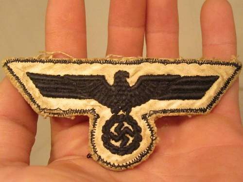 Mystery  Insignia..... Kriegsmarine, but what?