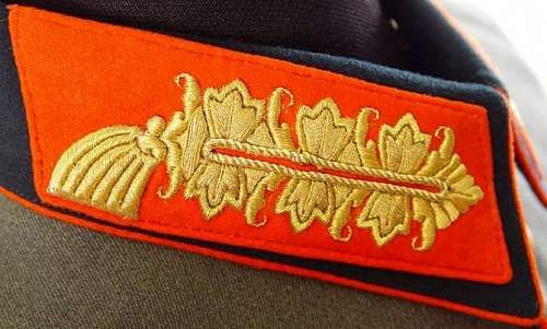 generals collar tabs