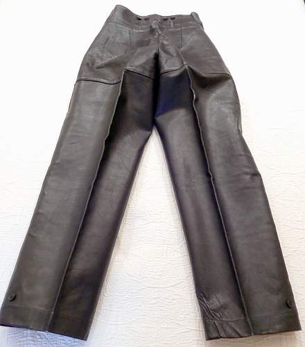 Need opinions on unissued leather Panzer wrap and pants...