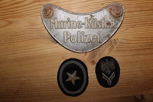 Marine-Küsten Polizei gorget and two cloth items