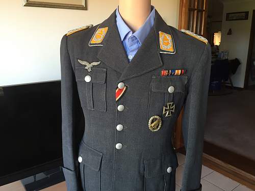 An early or late war, Luftwaffe Majors Tunic?