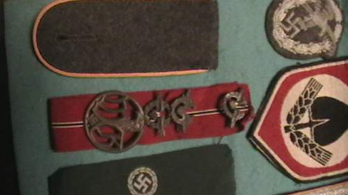 Pictures of badges and insignia