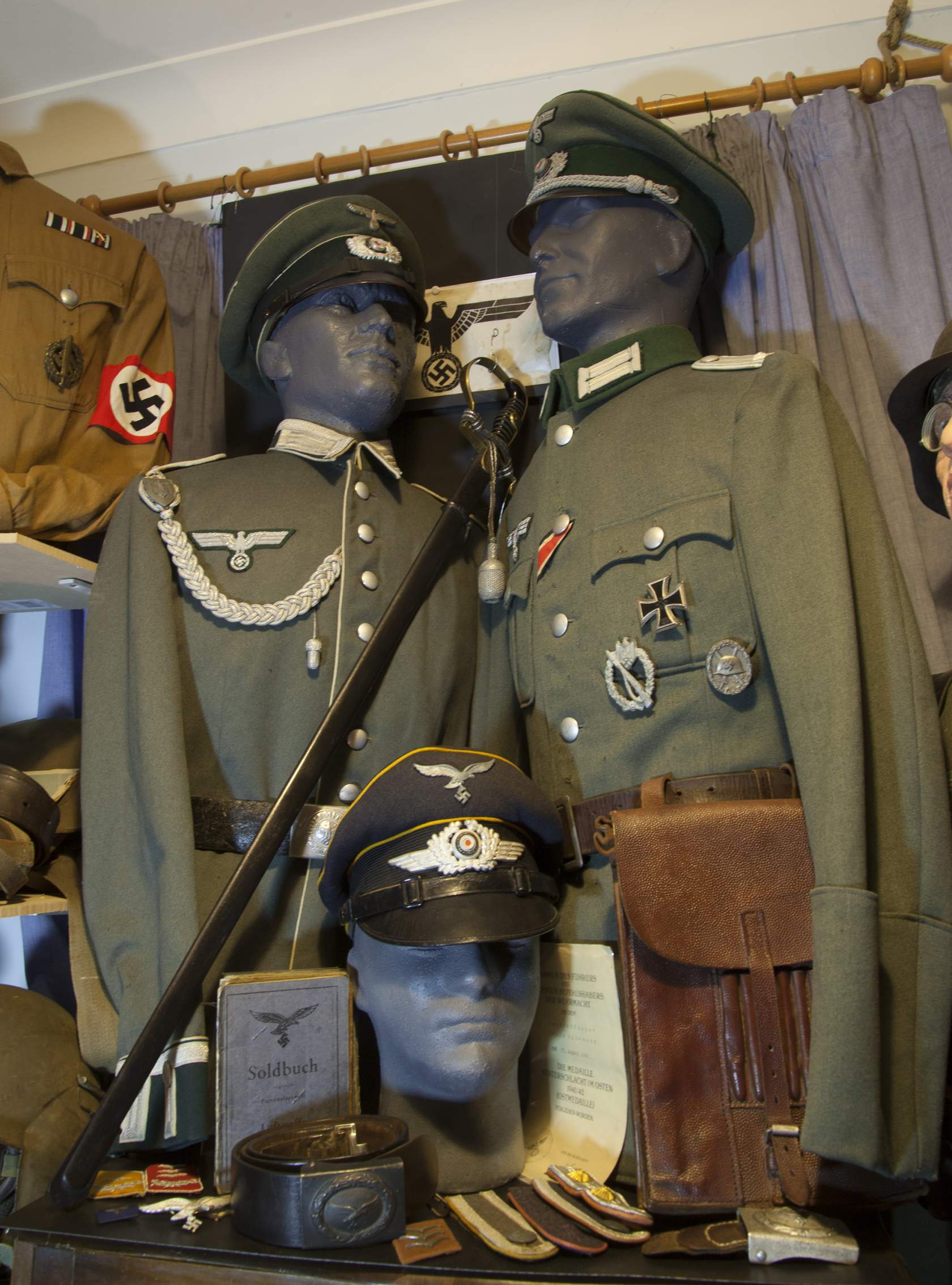 WW2 German, Soviet, Allied militaria, uniforms, awards, weapons history.  War relics forum