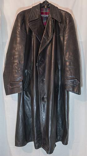 Long leather trench coat authenticity - HELP please !