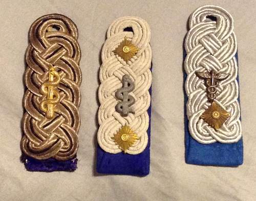 Heer officers shoulder boards