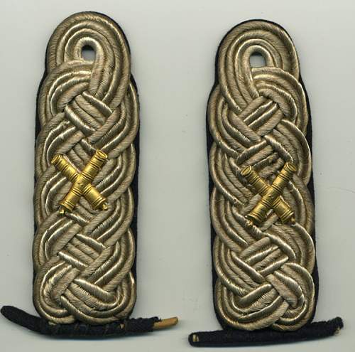 Heer officers shoulder boards