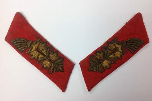 Heer Generals collar tabs