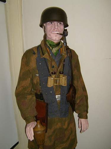 Fallschirmjäger uniforms, headgear, equipment and insignias thread